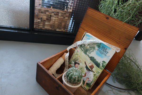 昭和レトロなかわいい木箱