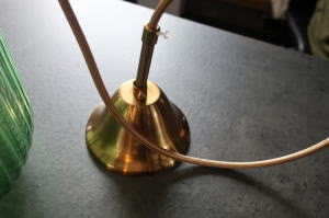 昼と夜で印象が変わる丸型ガラス照明,Glaicerピンクカラー