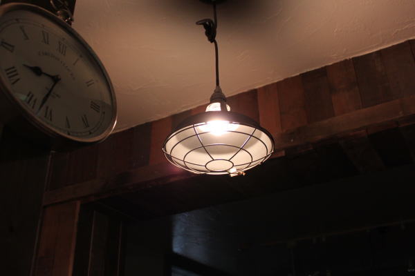照明 カフェ 工業