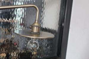 ペンダントライト用として使える丸い照明シェード