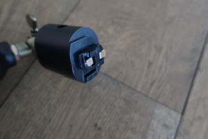 角度調整ができるドーム型スポットライト｜空間のアクセントにもなるメタル照明