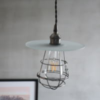 カウンターやダイニングに連灯しやすいシンプルデザイン