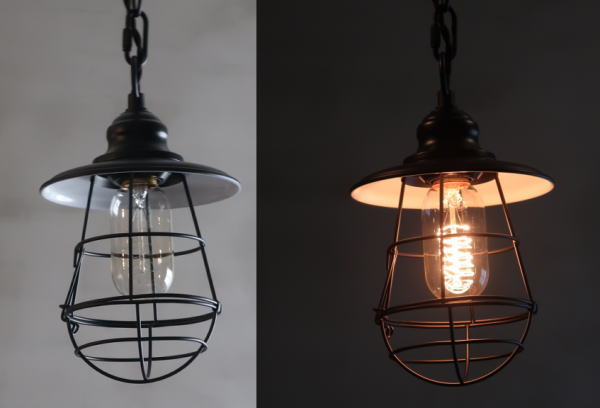 円柱ガードタイプのマリンライト,存在感のある照明