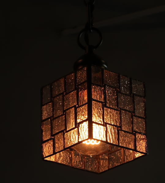 無色クリアのステンドグラスペンダントライト スクエアシェード おしゃれ照明