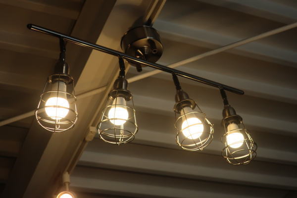 4灯メタルガード付きインダストリアルシーリングライト 天井照明