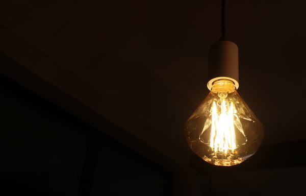インテリア感覚で使いたい　おしゃれなLED電球・LEDエジソン電球