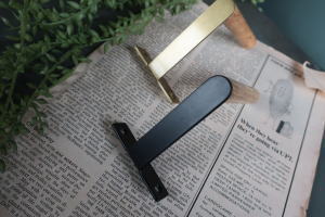 タオル掛けやバッグ掛けに使えるマルチフック