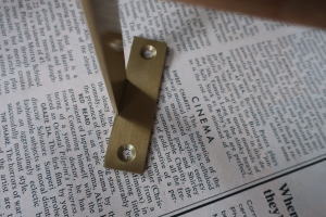 玄関や洗面で使いやすい壁付けマルチハンガー