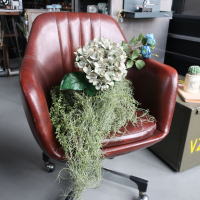 アンティークレザーチェアの販売