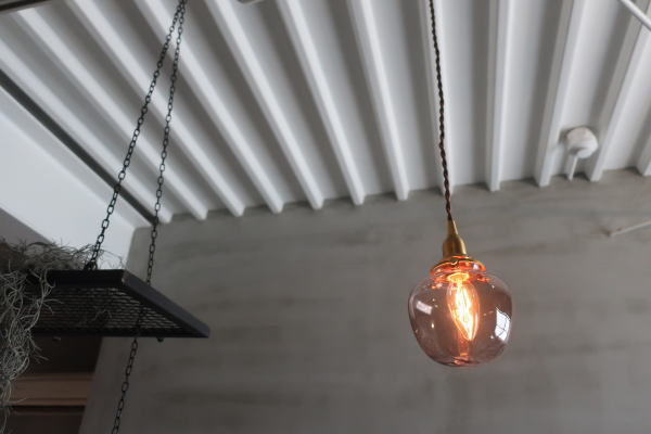おしゃれカフェのようなガラスペンダントライト
