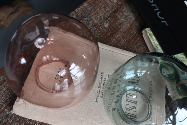 ガラスカラーーが魅力的な照明